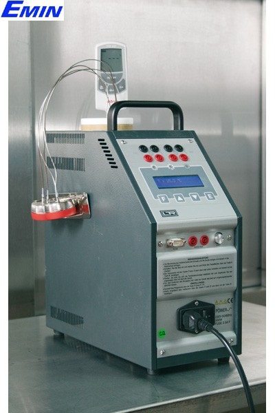Temperature calibration equipment for dry block and bath calibration applications
